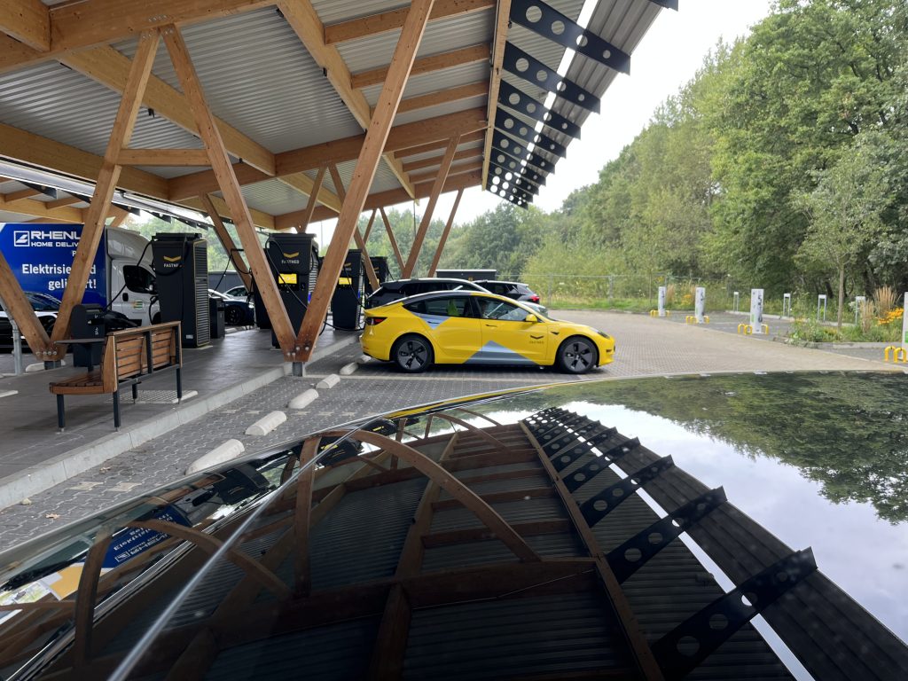 Ladepark Kreuz Hilden