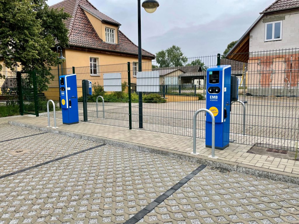 Ladestationen für Mitarbeiter und Nachbarschaft